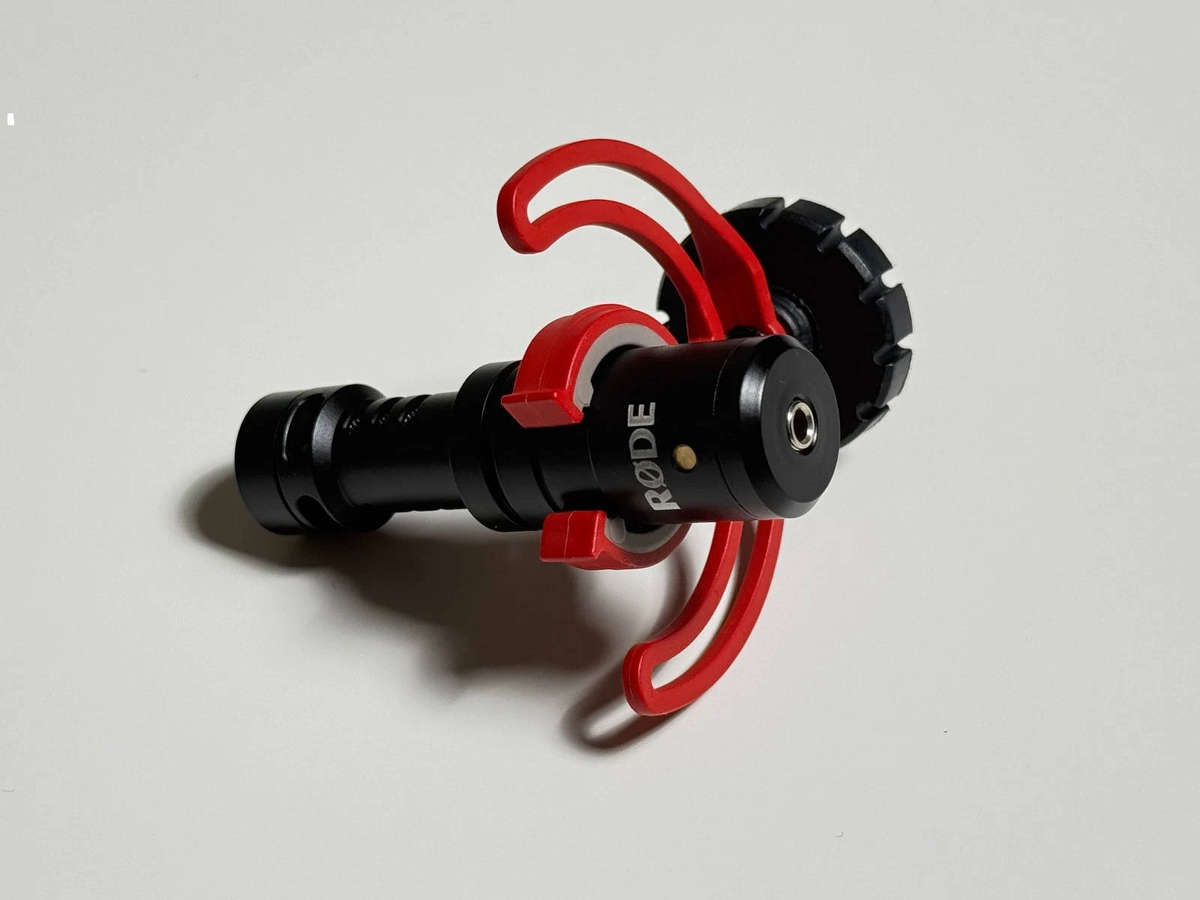 Rode VideoMicro Compact On-Camera Microphone With Deadcat Windshield Cable Mount