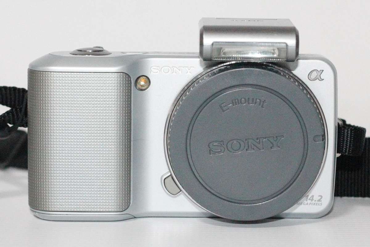 Sony Alpha NEX-3 Digital Camera 14.2MP , Interchangeable Lens Digital Camera