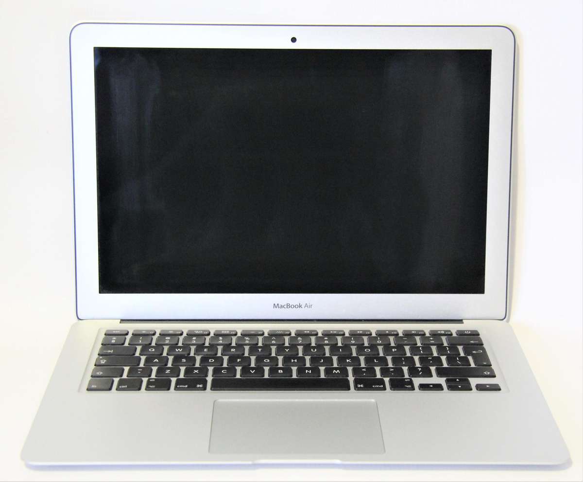 MACBOOK AIR 13 ,CORE I5-5350U,1.80GHz,8GB RAM ,128GB SSD, MICROSOFT OFFICE ,FINAL CUT PRO ,ADOBE CS5