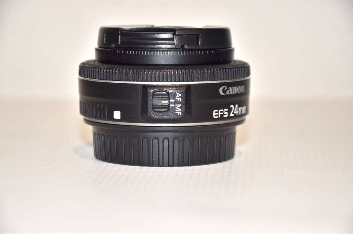 Canon EF-S 24mm f/2.8 STM Pancake Lens