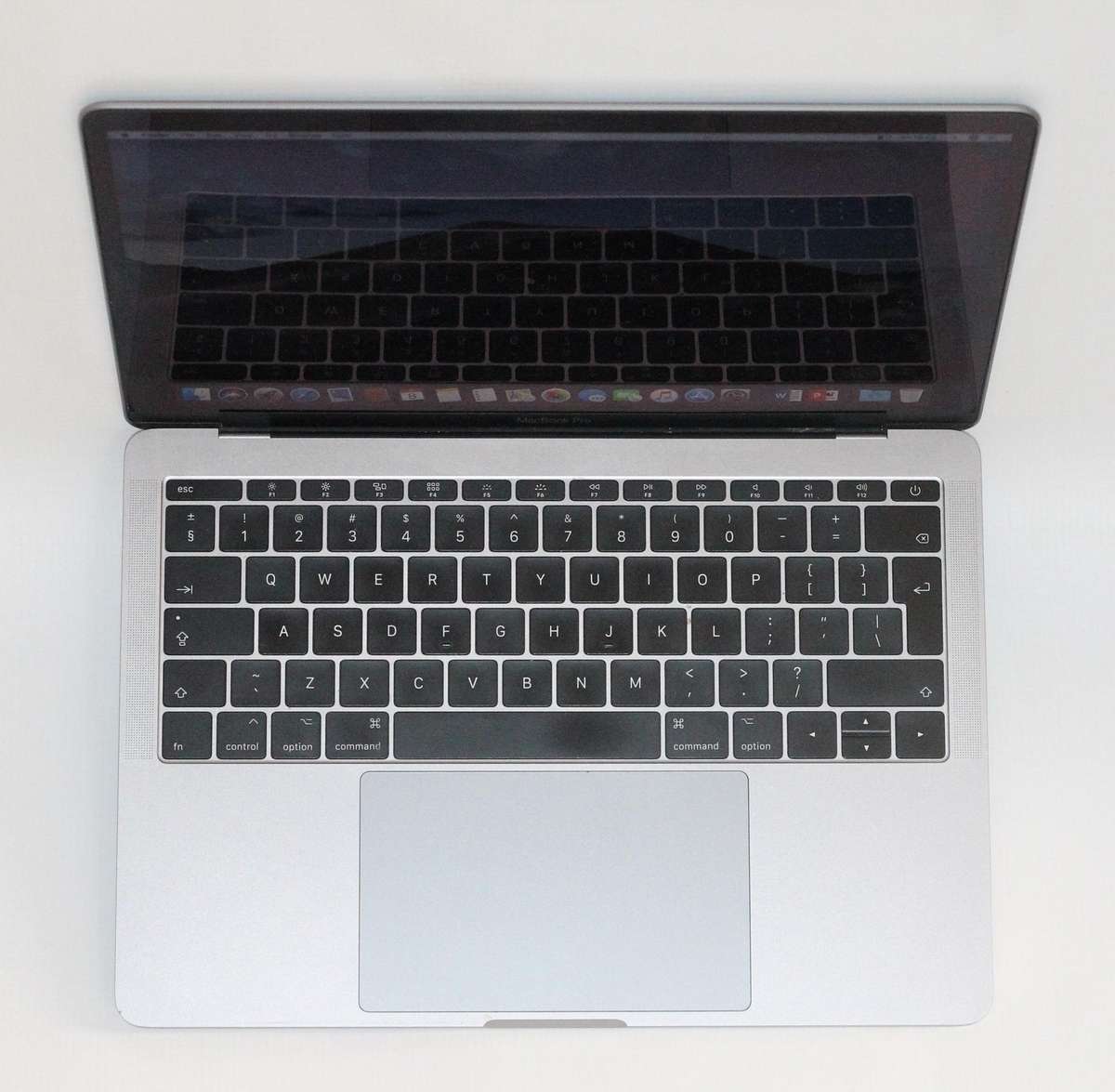 Apple MacBook Pro  Intel Core i5-7360U @2.30GHz ,8GB RAM, 128GB SSD  13.3, WQXGA (2560 x 1600), IPS