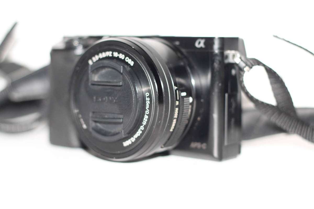 Sony Alpha A6000 Digital Camera 24.3MP SLR , With Sony E 16-50mm f/3.5-5.6 OSS PZ Lens