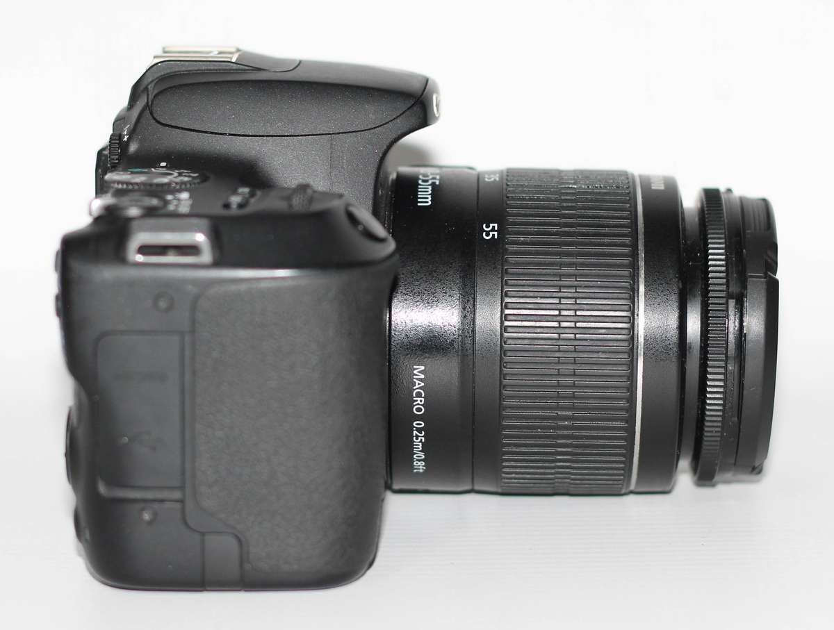 Canon 200D 24MP DSLR with 18-55mm f/3.5-5.6 III CANON Shoulder  BAG , BATTERY And Charger