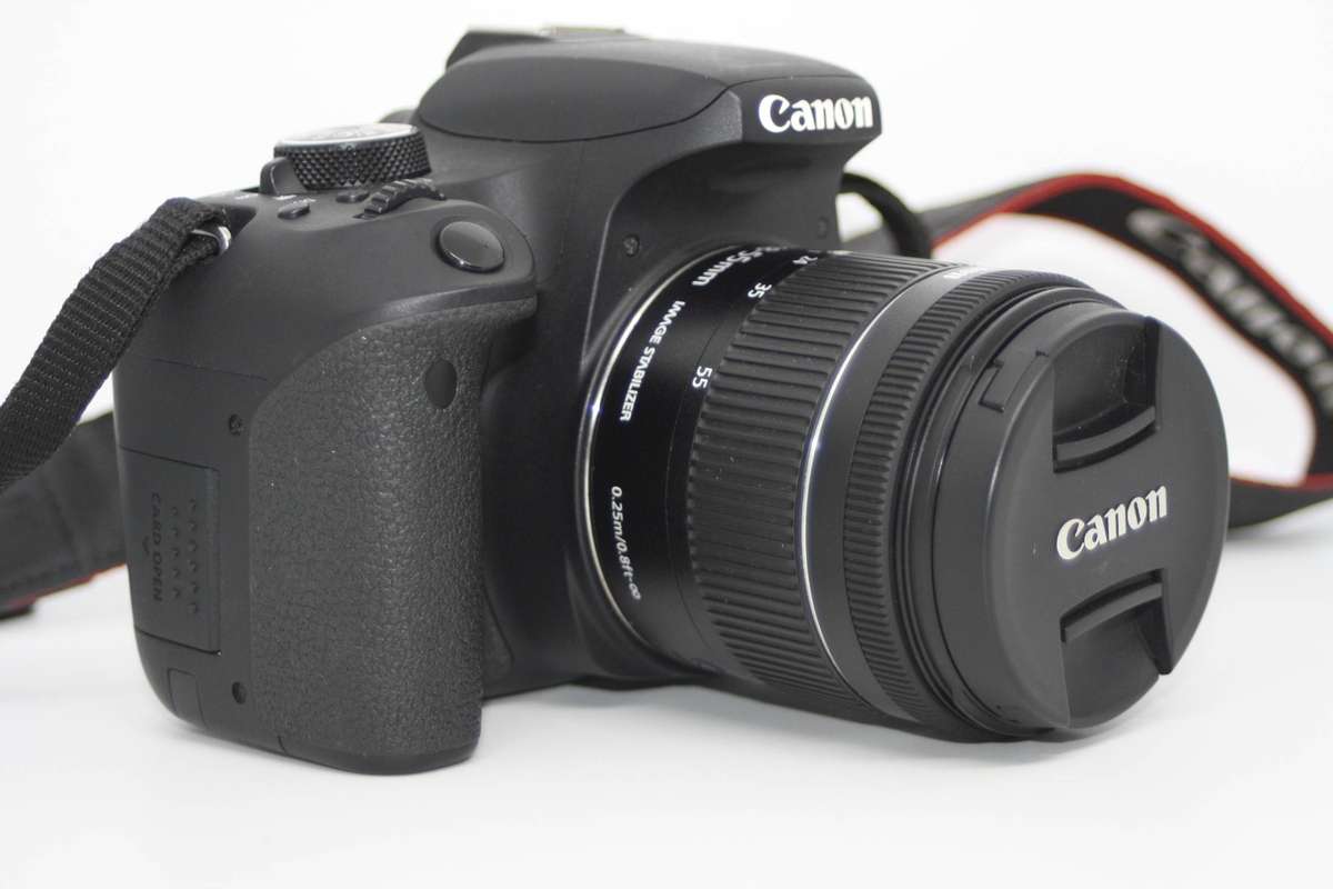 Canon EOS 800D 24.2MP, DSLR with 18-55mm f/4-5.6 IS STM Lens