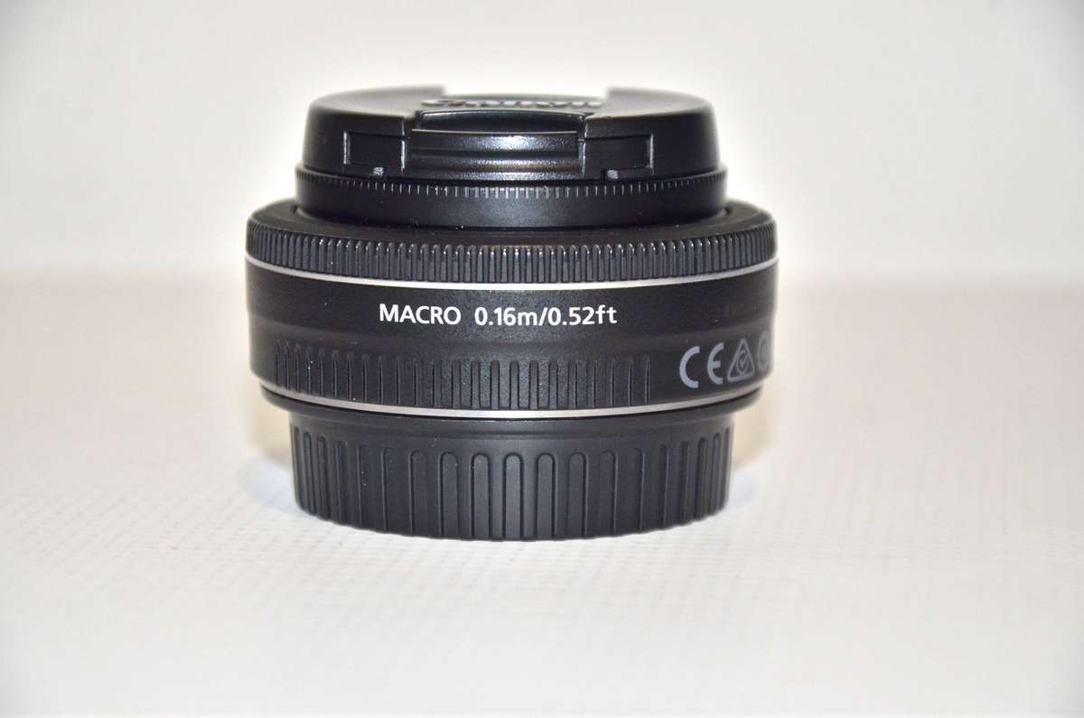 Canon EF-S 24mm f/2.8 STM Pancake Lens