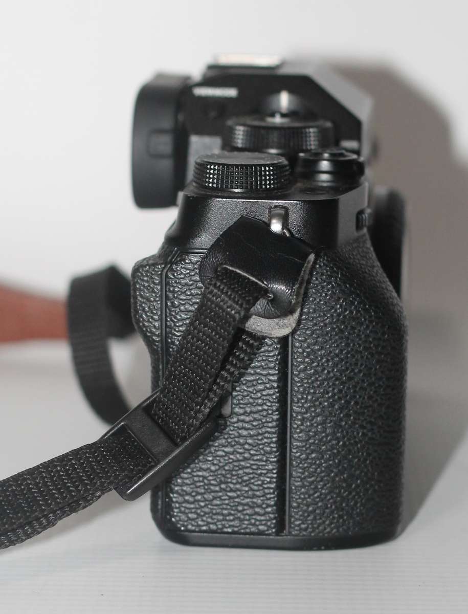 Fujifilm X-T4 Mirrorless Digital Camera (Black) (Body Only) Low Shutter count 2150