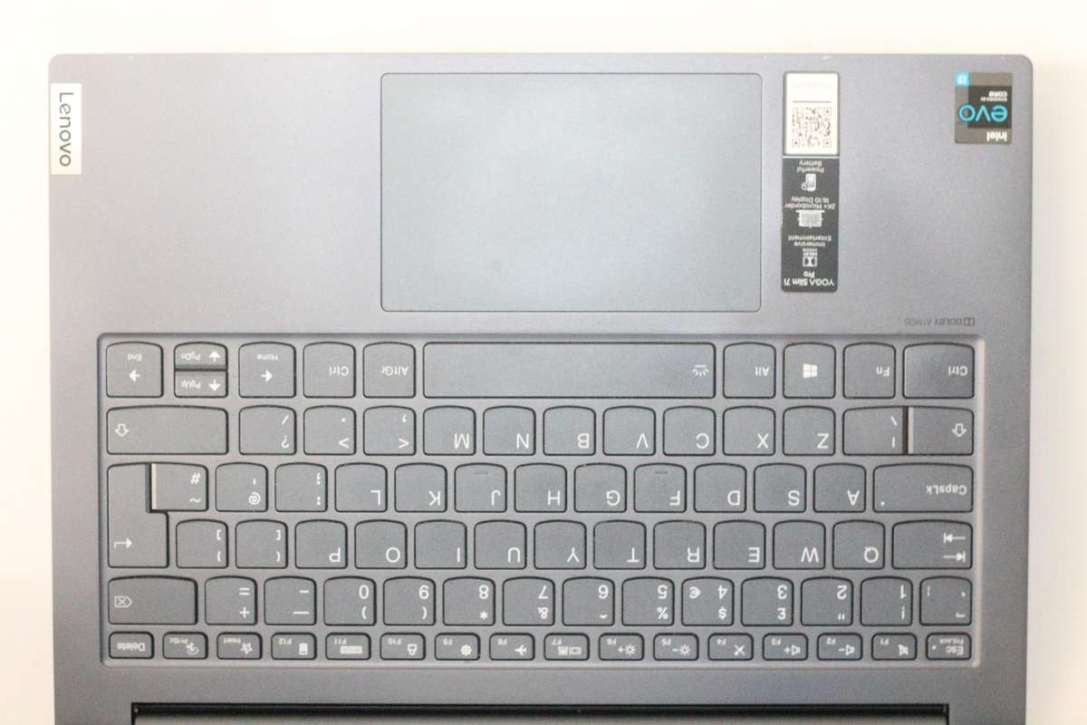 Lenovo Yoga Slim 7i Pro , Intel Core i7-11370H @3.30GHz,16GB Ram,512GB SSD , Intel Iris Xe Graphics