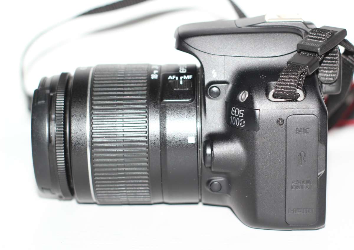 CANON EOS 100D, 18MP DSLR, FULL HD MOVIES , 18-55MM ZOOM LENS EXCELLENT CONDITION