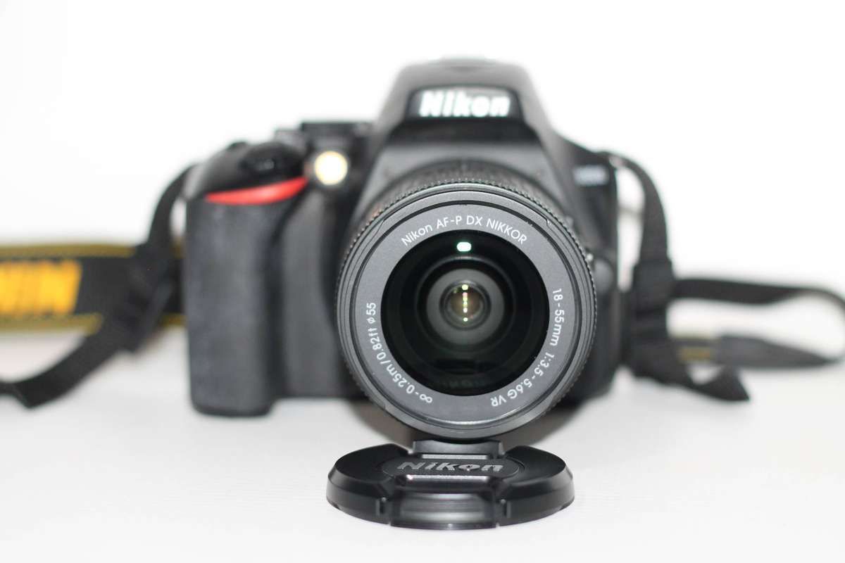 Nikon D3500 24MP DSLR Camera with 18-55mm Lens VR LENS , ONLY 6435 SHUTTER COUNT, COMING WITH A  BAG