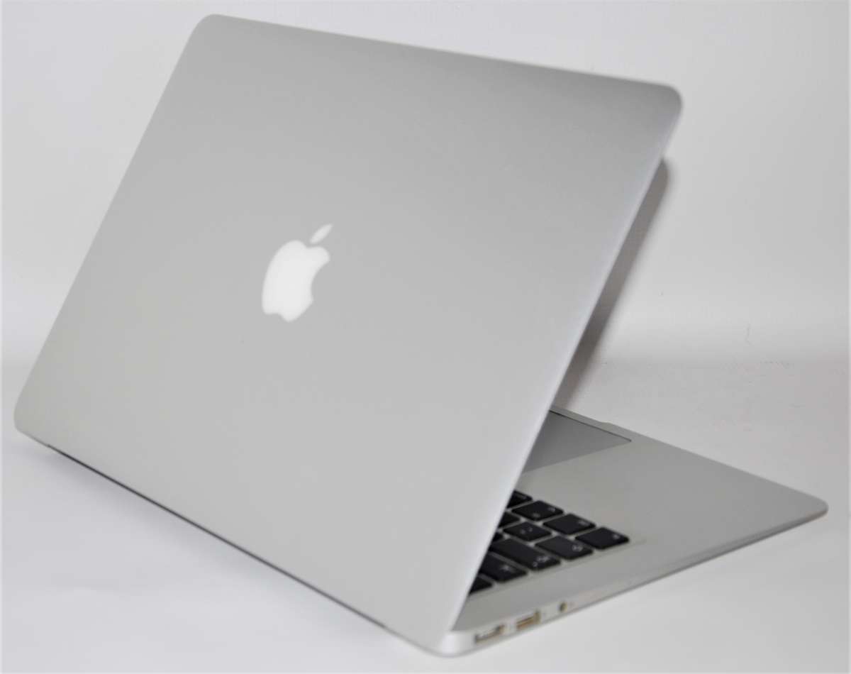 MACBOOK AIR ,CORE I5-4260U,1.40GHz,4GB RAM ,256GB SSD WITH MICROSOFT OFFICE , FINAL CUT PRO , ADOBE
