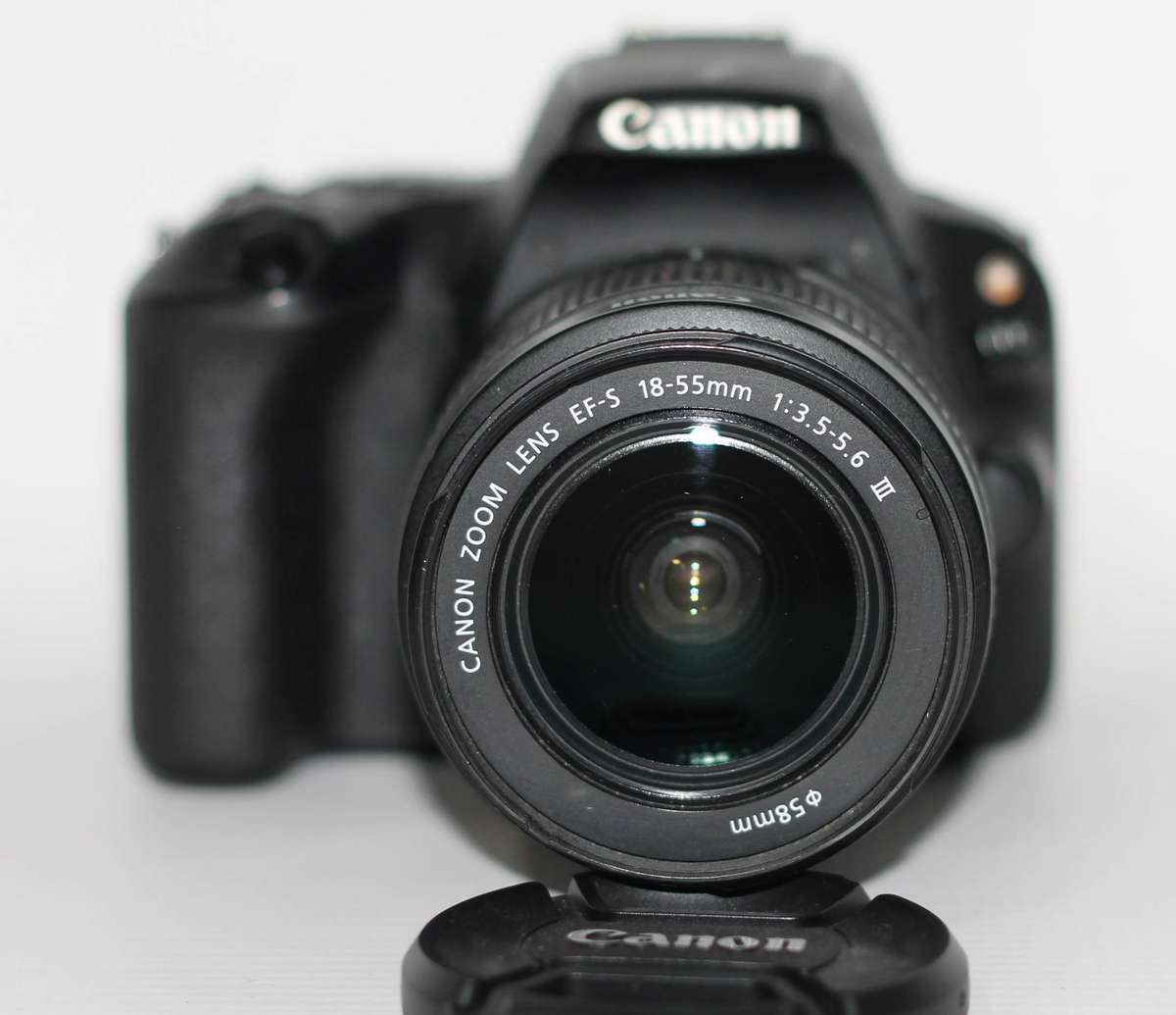 Canon 200D 24MP DSLR with 18-55mm f/3.5-5.6 III CANON Shoulder  BAG , BATTERY And Charger