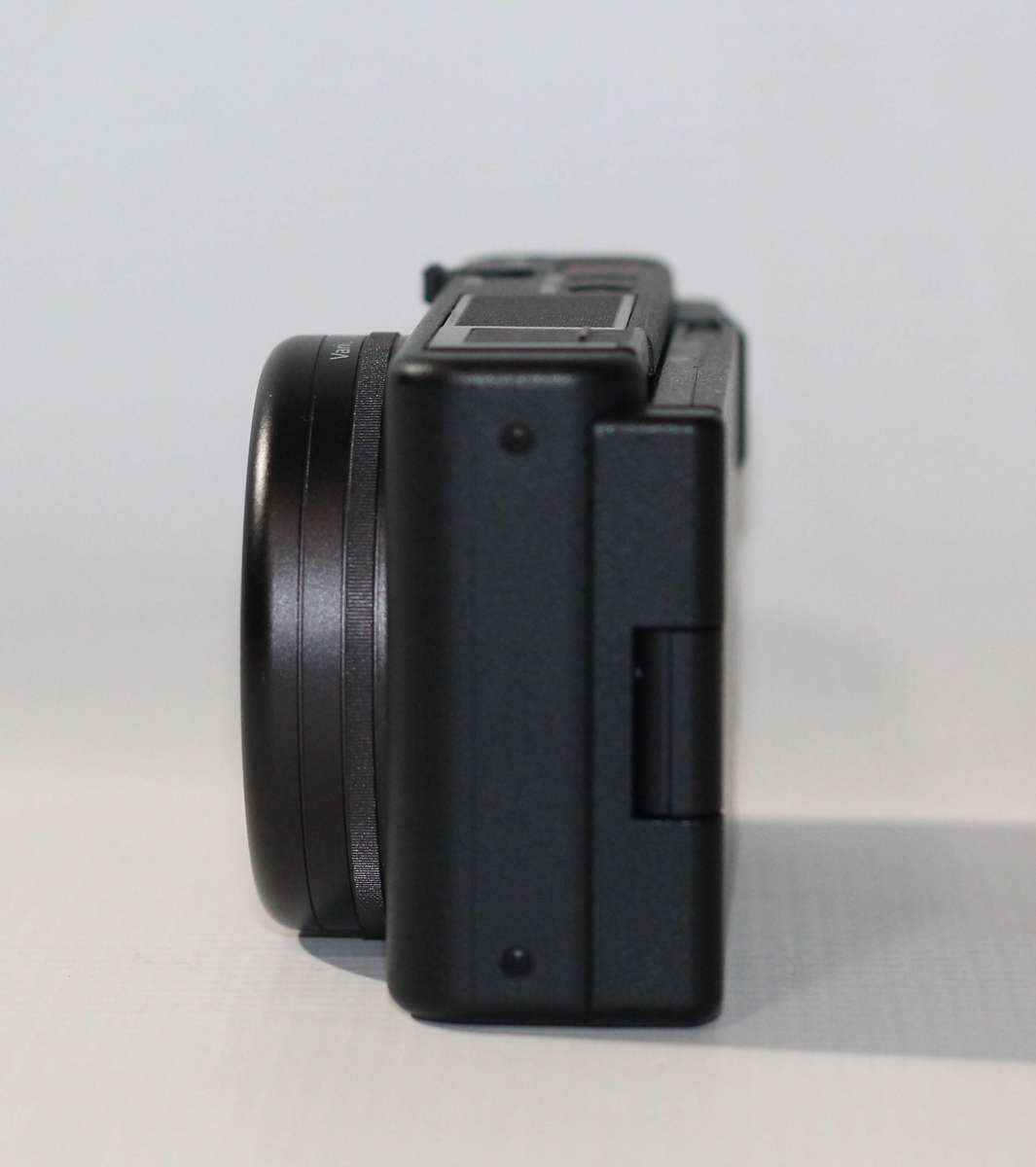 Sony ZV-1 Digital Camera With Vlogger Accessory Kit (Black)