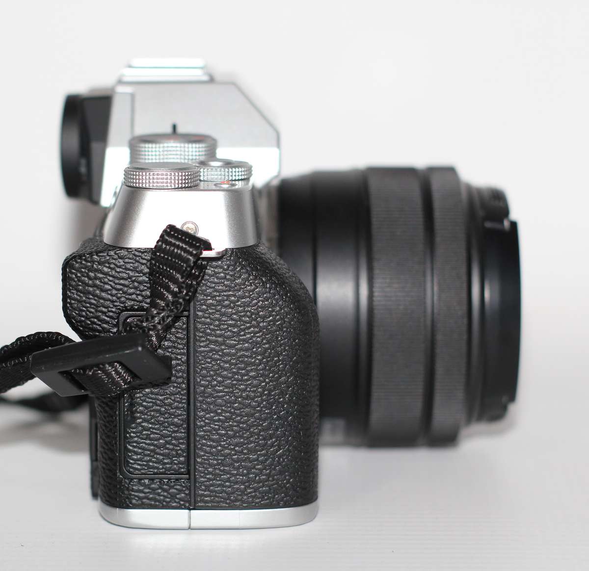 Fujifilm X-T200 Mirrorless Digital Camera with 15-45mm Lens