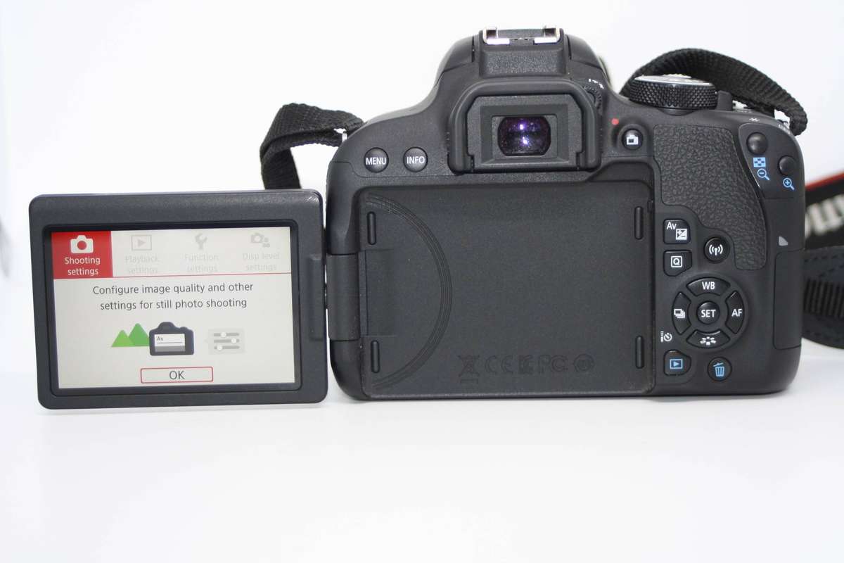 Canon EOS 800D 24.2MP, DSLR with 18-55mm f/4-5.6 IS STM Lens