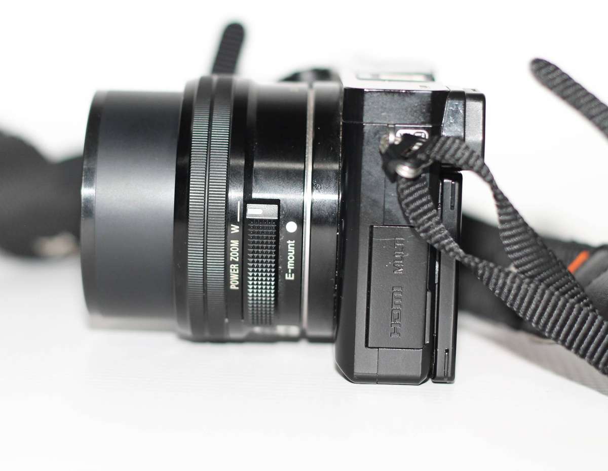 Sony Alpha A6000 Digital Camera 24.3MP SLR , With Sony E 16-50mm f/3.5-5.6 OSS PZ Lens