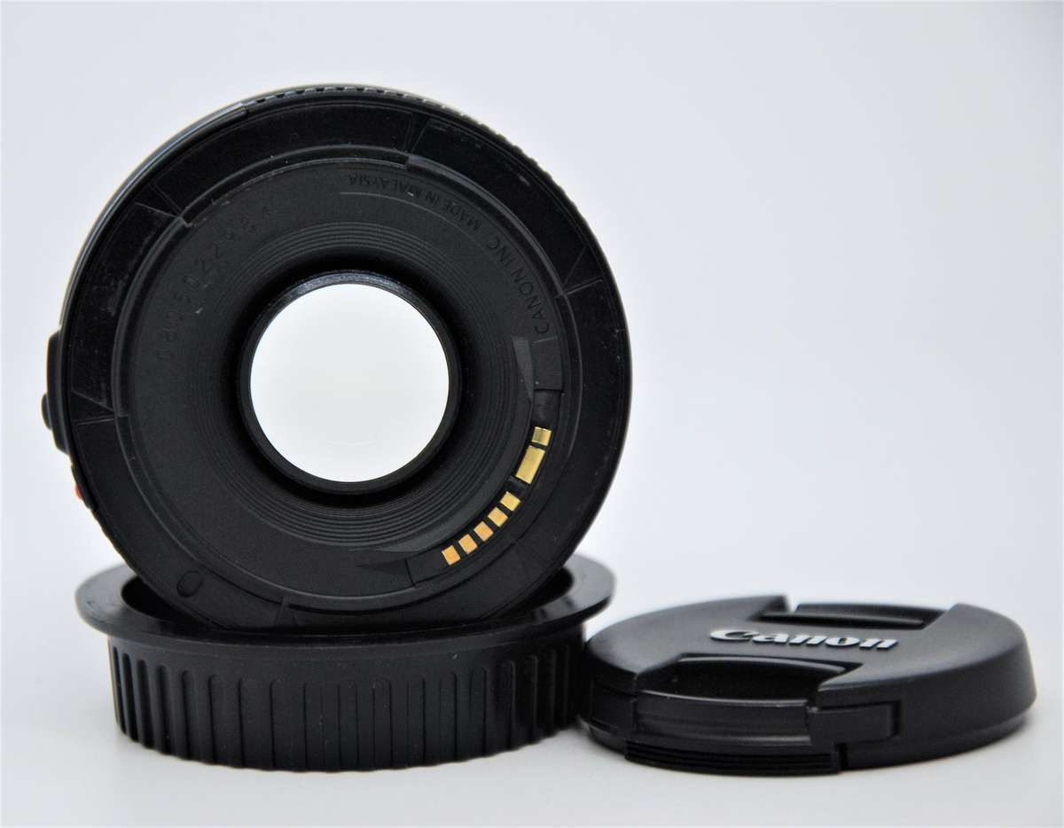 CANON EF 50MM F/1.8 II LENS IN EXCELLENT CONDITION