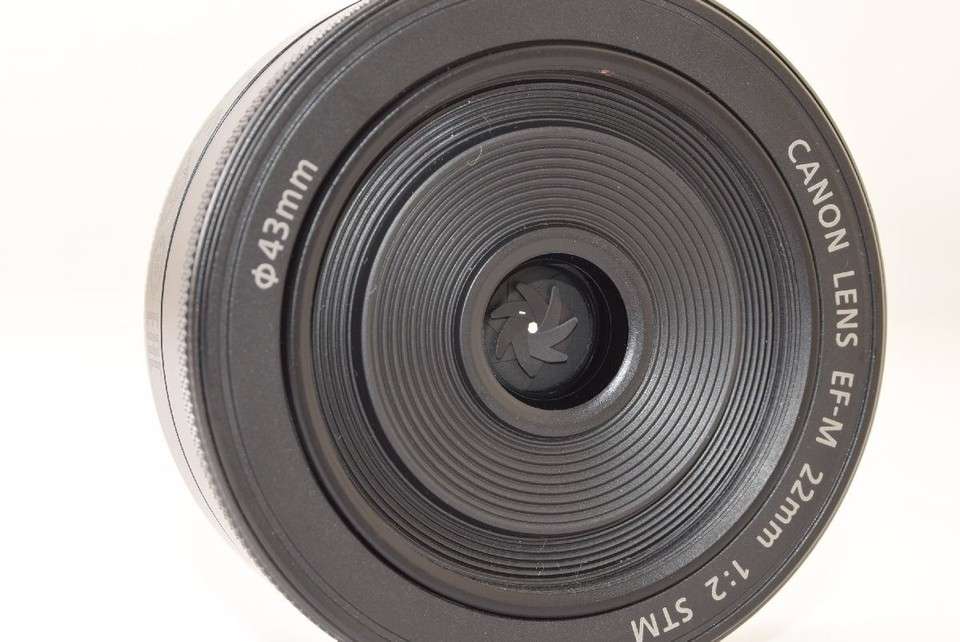 Canon EF-M 22mm f/2 STM Wide Angle Prime Pancake Compact Lens