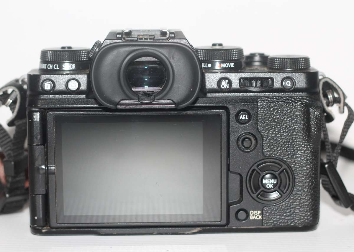 Fujifilm X-T4 Mirrorless Digital Camera (Black) (Body Only) Low Shutter count 2150