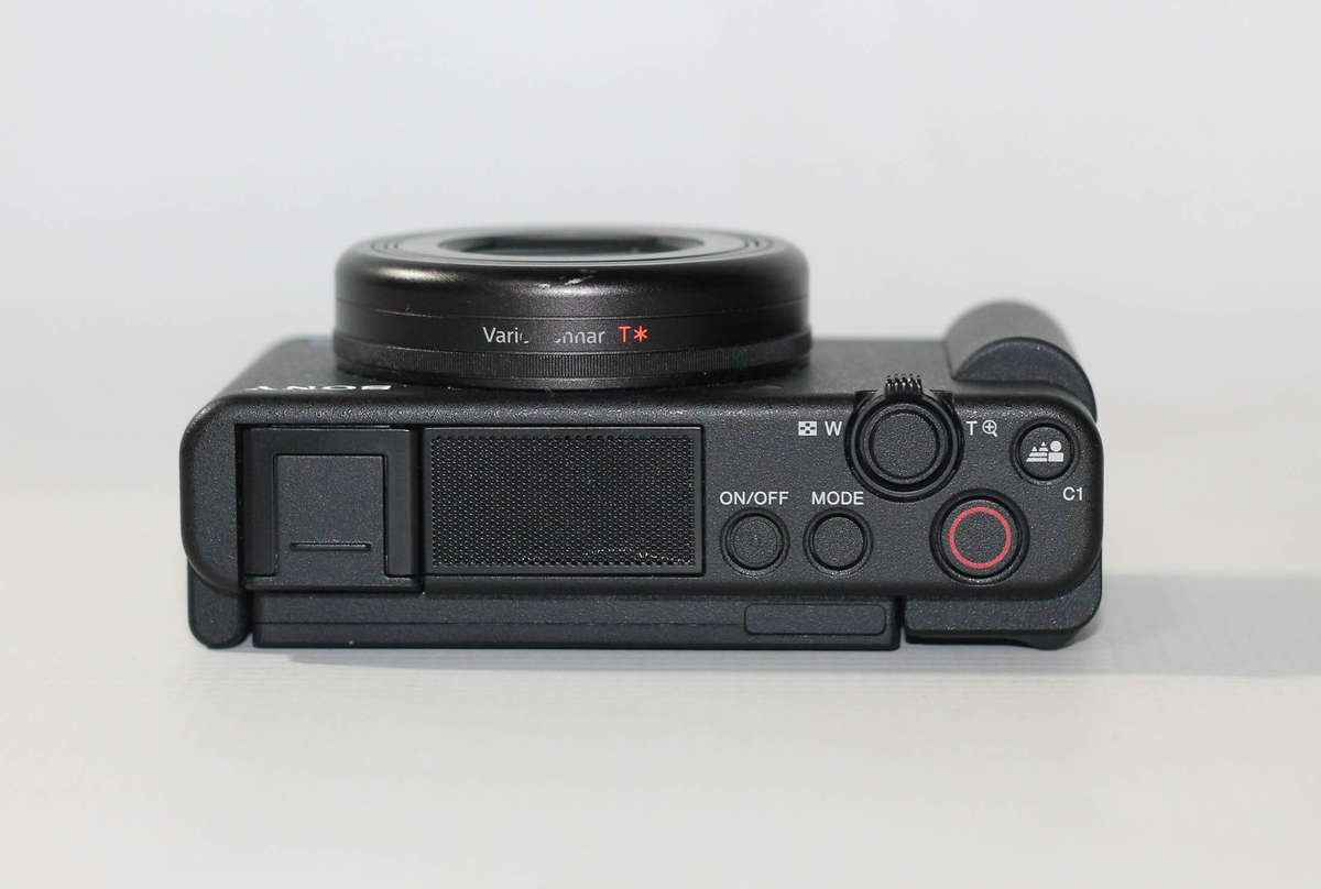 Sony ZV-1 Digital Camera With Vlogger Accessory Kit (Black)