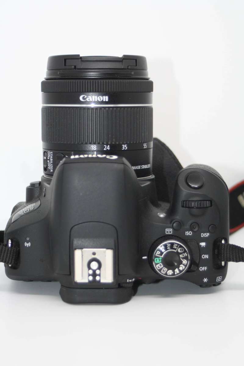 Canon EOS 800D 24.2MP, DSLR with 18-55mm f/4-5.6 IS STM Lens