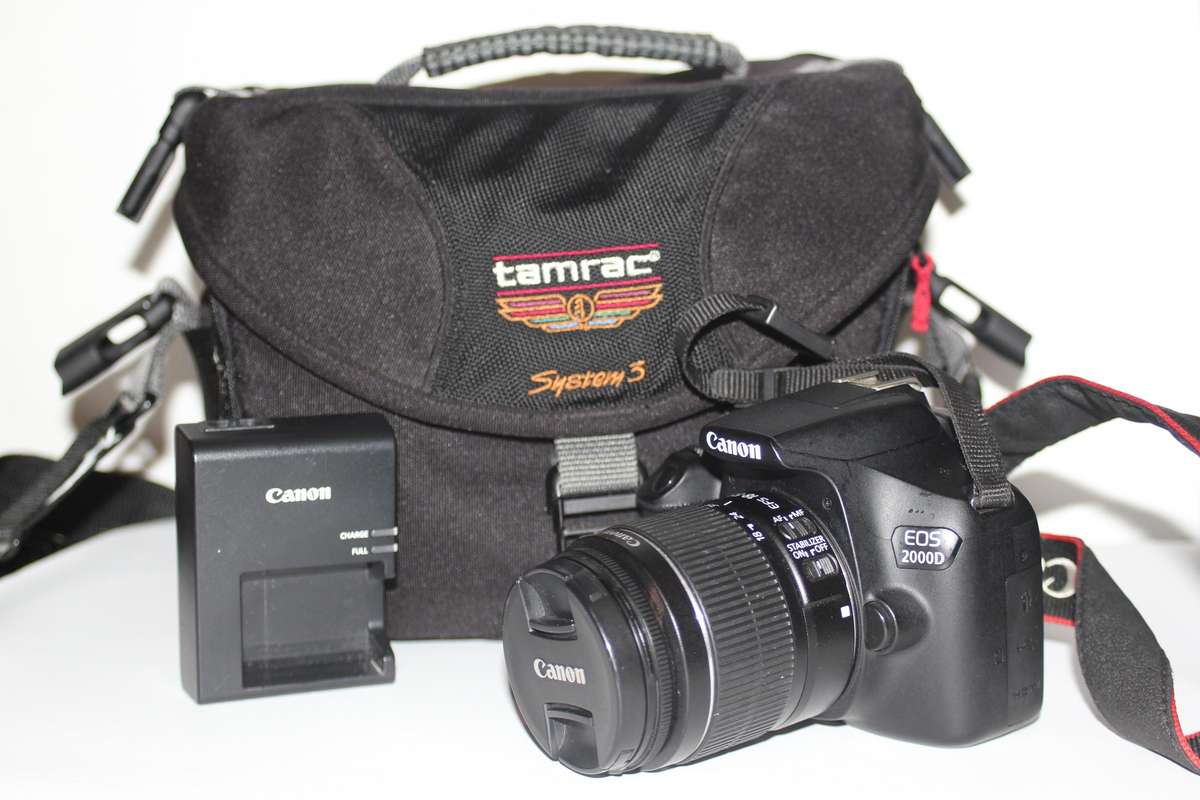 Canon 2000D 24MP DSLR with 18-55mm f/3.5-5.6 III With Shoulder  BAG AND 16GB SD CARD