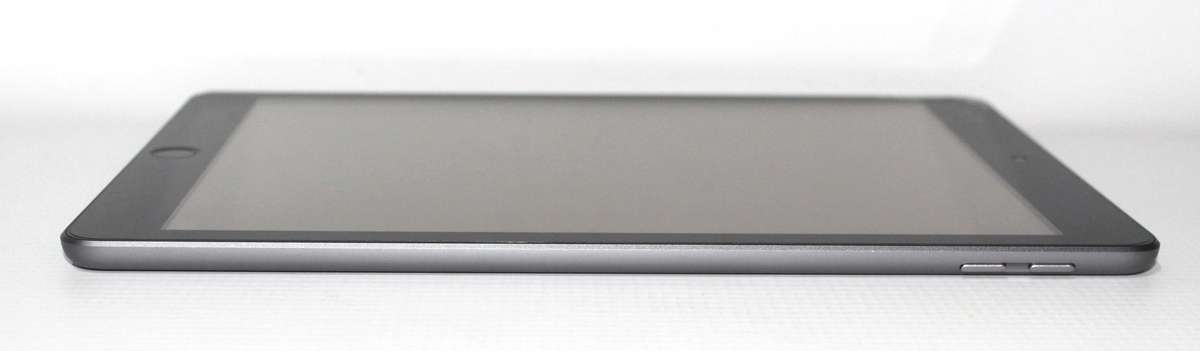 Apple iPad (5thGEneration) Wi-Fi, 32GB - Space Gray