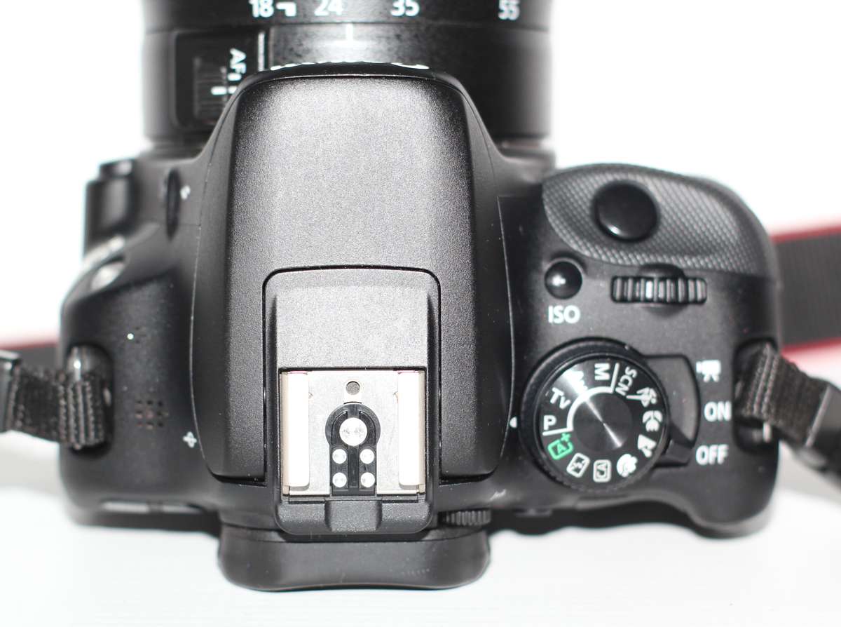 CANON EOS 100D, 18MP DSLR, FULL HD MOVIES , 18-55MM ZOOM LENS EXCELLENT CONDITION