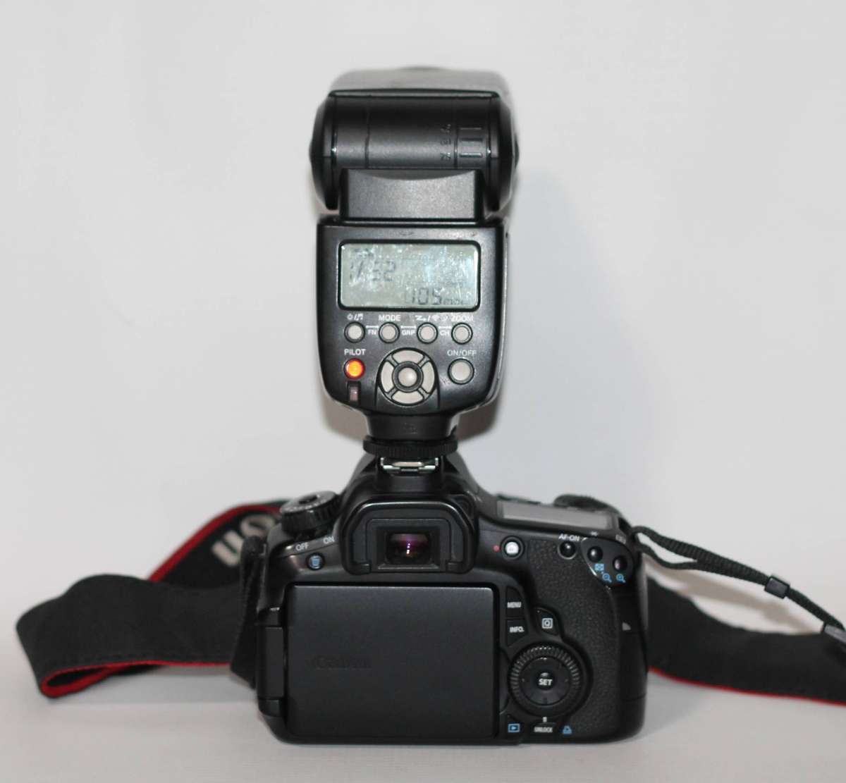 Canon EOS 60D (Body) With YN560 III . INTRENAL FLASH NOT WORKING