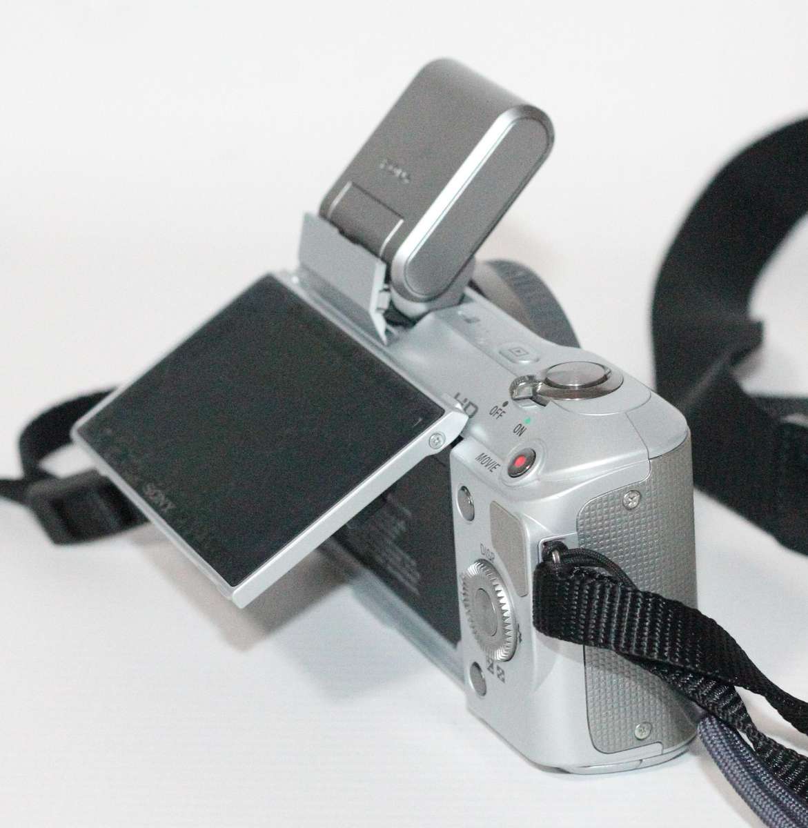 Sony Alpha NEX-3 Digital Camera 14.2MP , Interchangeable Lens Digital Camera