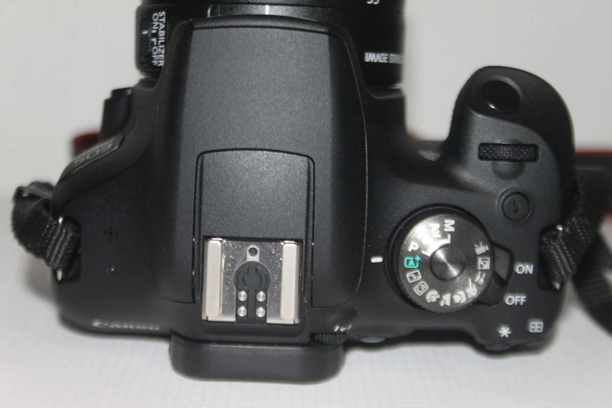 Canon 2000D 24MP DSLR with 18-55mm f/3.5-5.6 III With Shoulder  BAG AND 16GB SD CARD