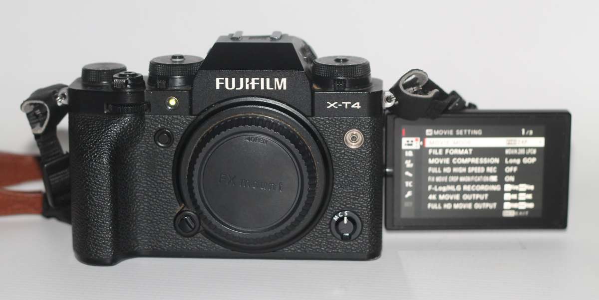 Fujifilm X-T4 Mirrorless Digital Camera (Black) (Body Only) Low Shutter count 2150