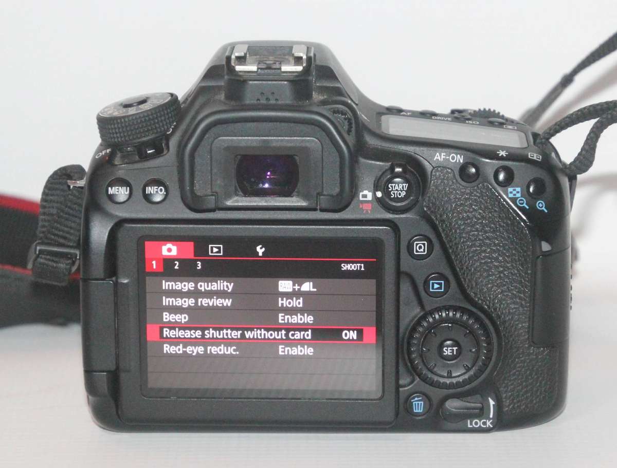 Canon EOS 80D DSLR Camera Body with 24.2 Megapixel (APS-C) CMOS Sensor and Dual Pixel CMOS AF