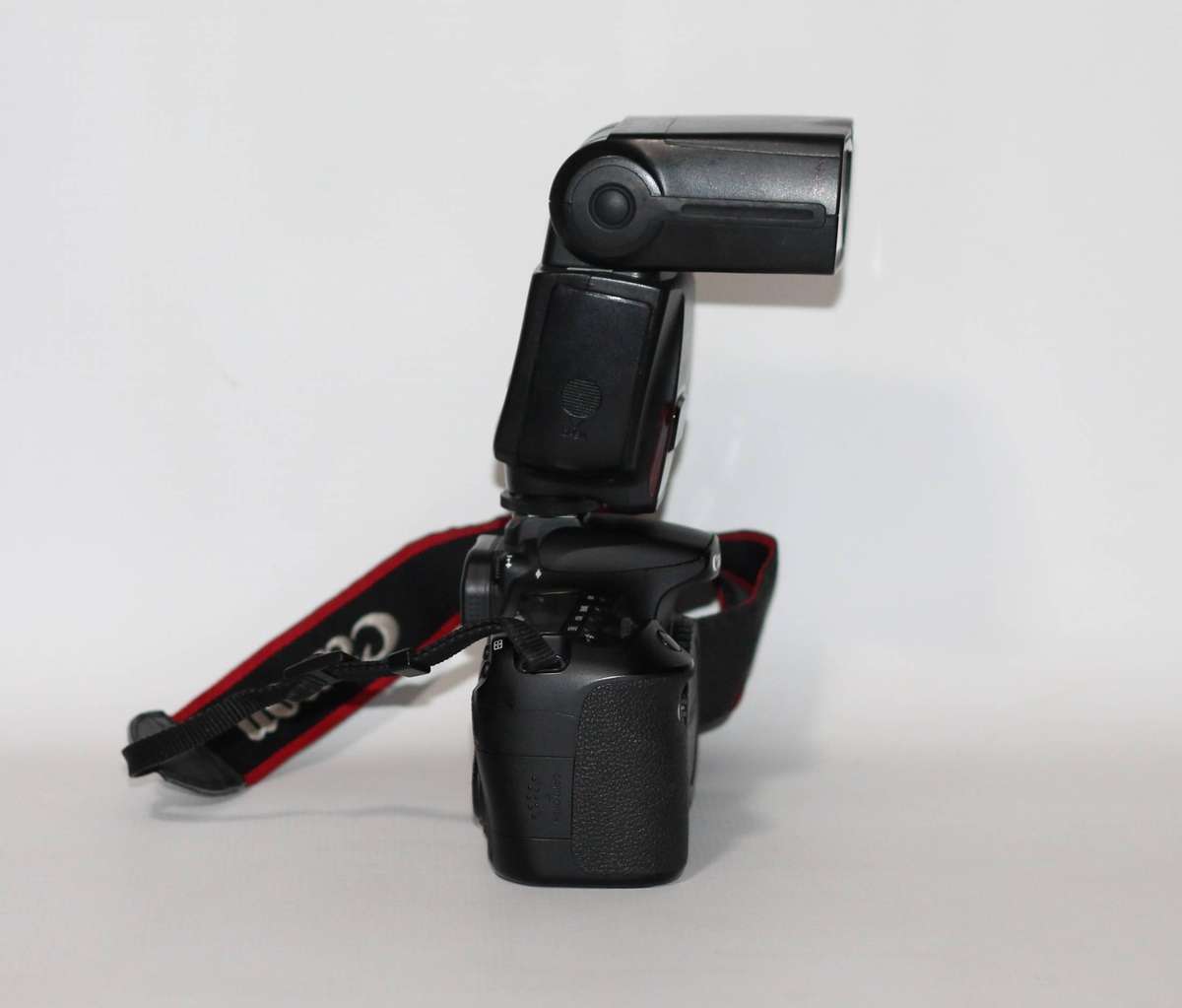 Canon EOS 60D (Body) With YN560 III . INTRENAL FLASH NOT WORKING