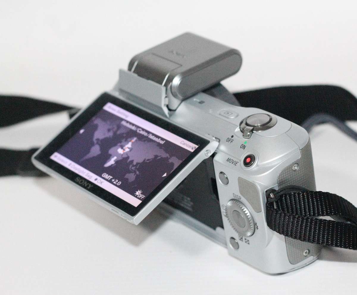 Sony Alpha NEX-3 Digital Camera 14.2MP , Interchangeable Lens Digital Camera