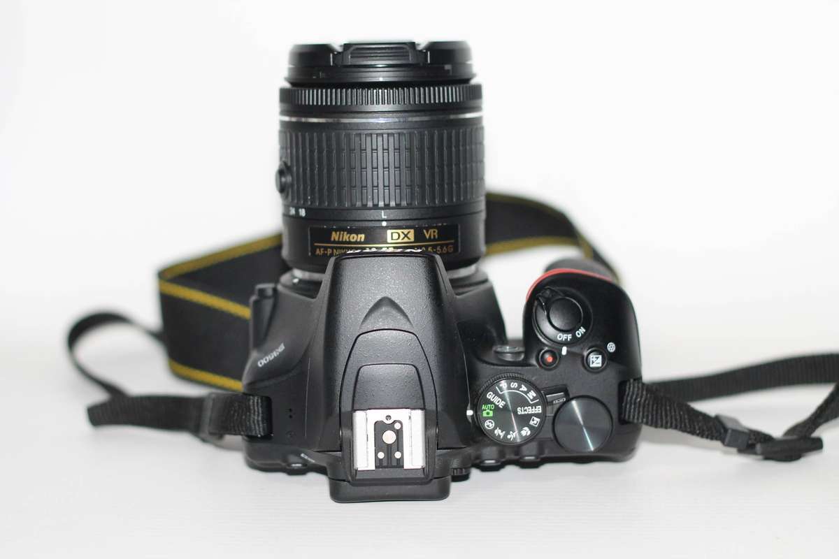 Nikon D3500 24MP DSLR Camera with 18-55mm Lens VR LENS , ONLY 6435 SHUTTER COUNT, COMING WITH A  BAG