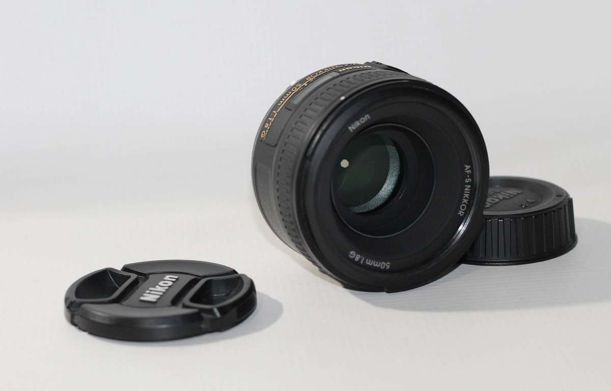 Nikon AF-S 50mm f/1.8G Lens IN EXCELLENT CONDITION