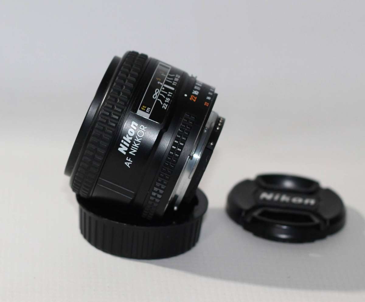 Nikon AF NIKKOR 35mm f/2D Lens