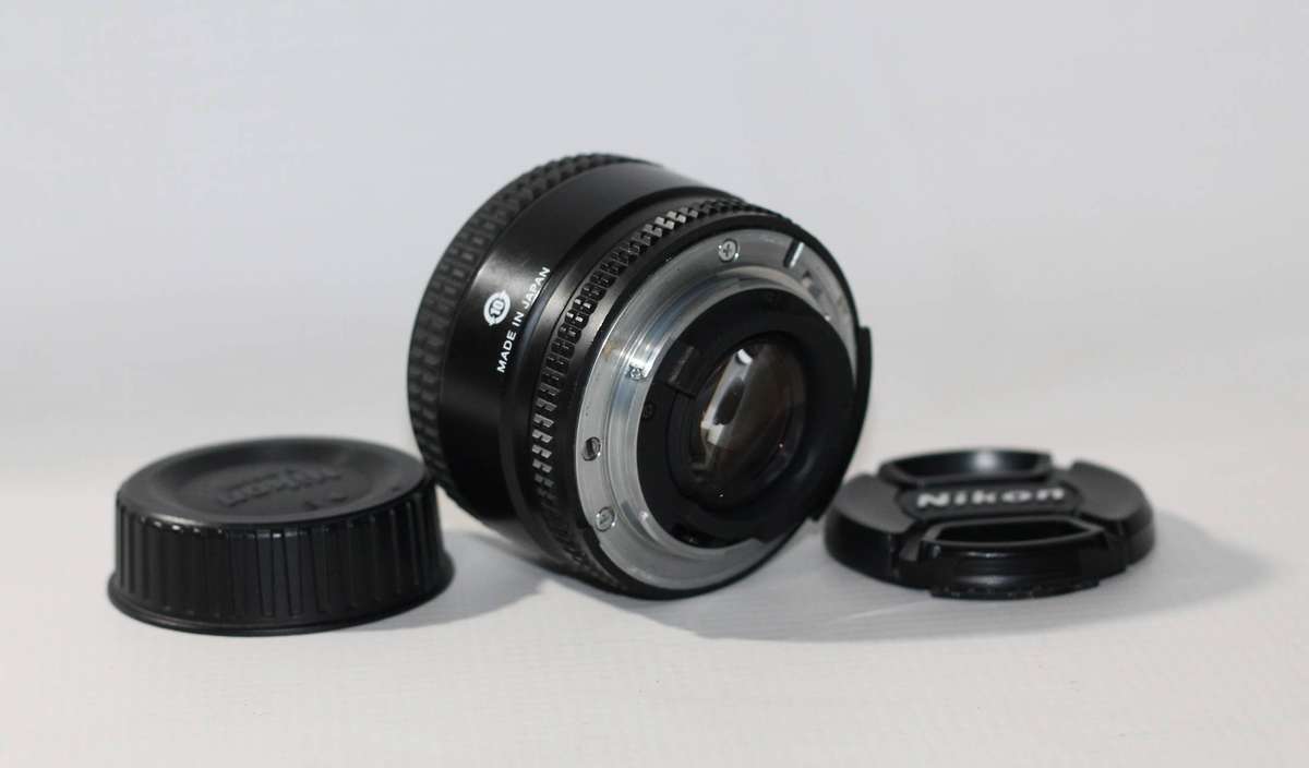 Nikon AF NIKKOR 35mm f/2D Lens