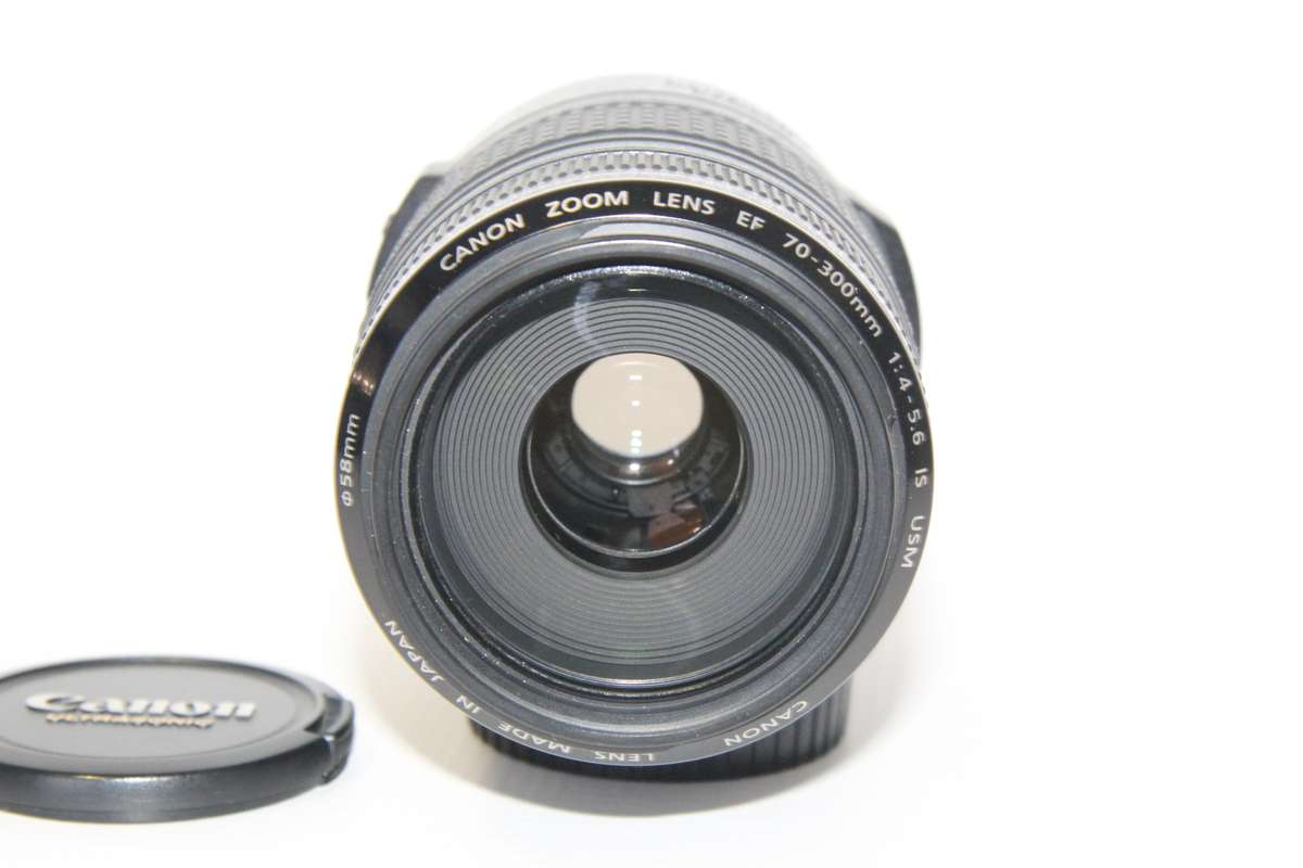 Canon EF 70-300mm f/4-5.6 IS USM Lens IN VERY GOOD CONDITION