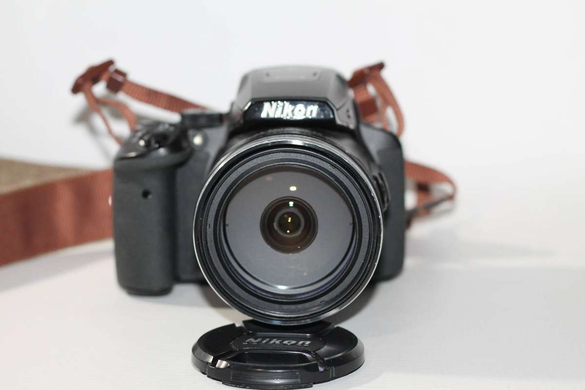 COOLPIX P900 Digital Bridge Camera (16.0 MP CMOS sensor, 83x Zoom) 3-Inch LCD Screen