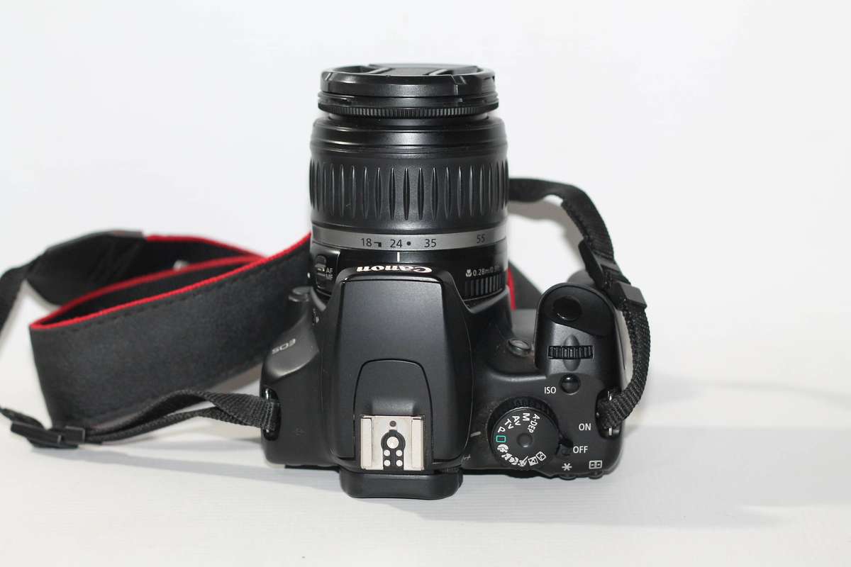 Canon EOS Rebel XS (1000D) SLR Digital Camera (Black) with 18-55mm IS Lens Kit