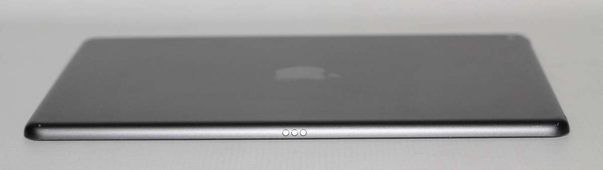 Apple iPad (9th Gen) ,  256GB ,  10.2 Retina ,  A13 Chip  ,  Wi-Fi ,  12MP Cam