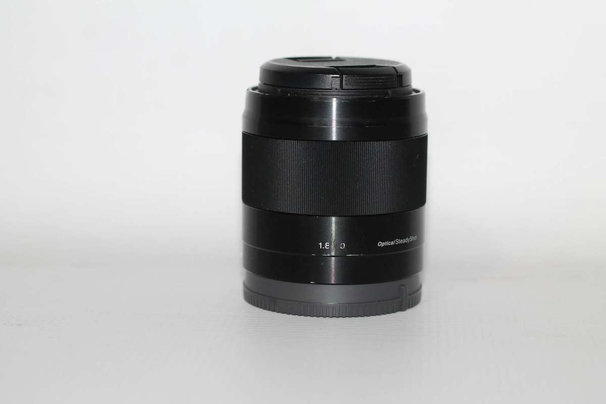 Sony E 50mm f/1.8 OSS Lens (Black)