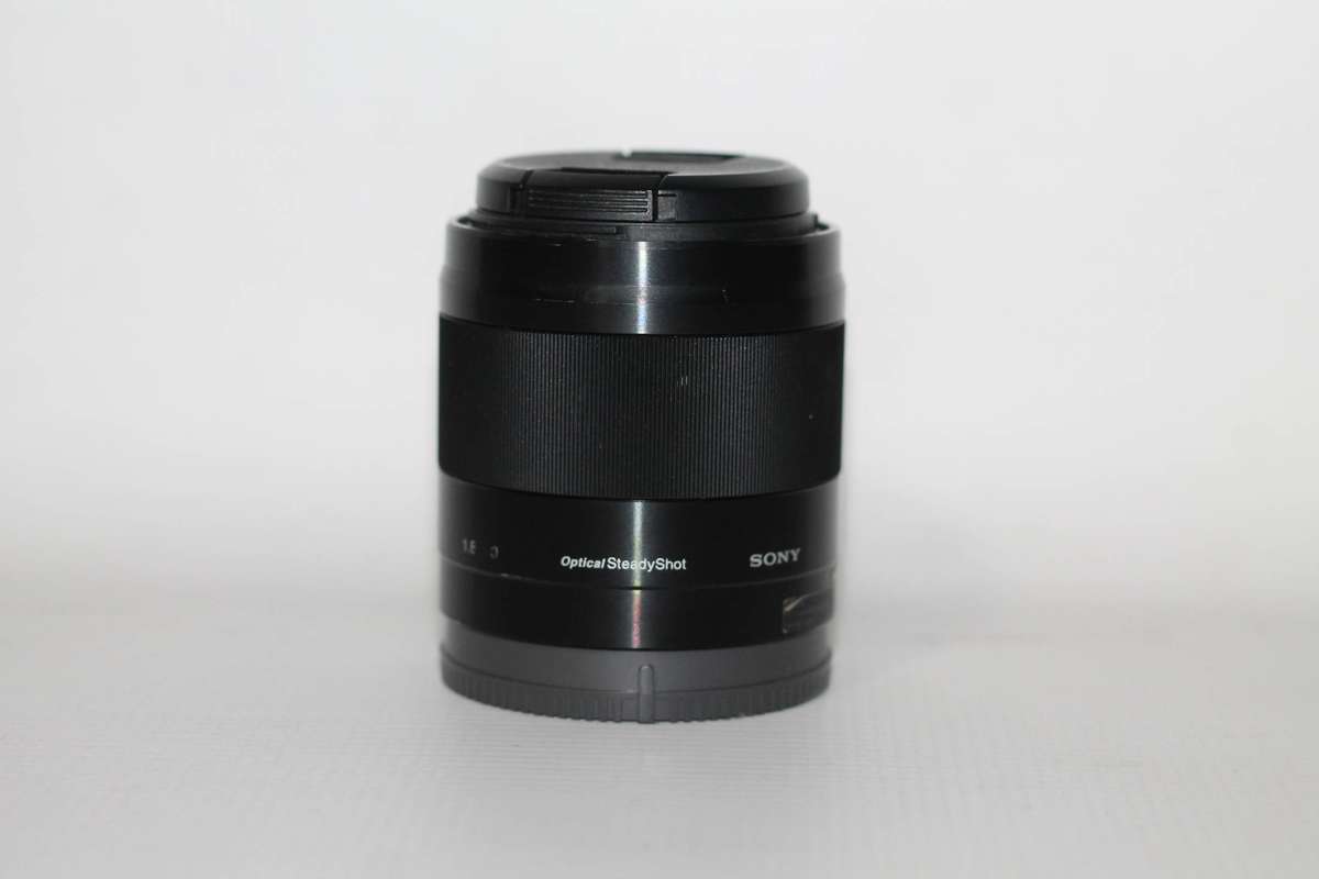 Sony E 50mm f/1.8 OSS Lens (Black)