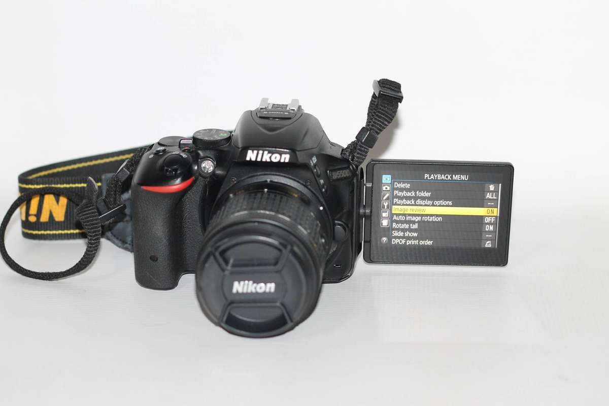 Nikon D5500 DX-format24PM  Digital SLR w/ 18-55mm VR Kit (Black)