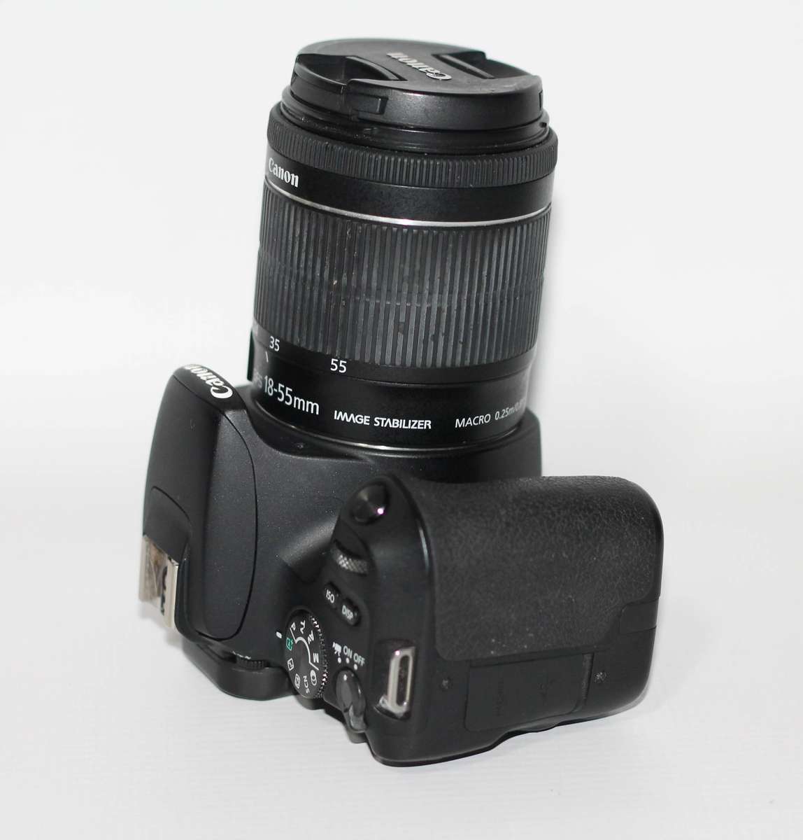 Canon EOS 200D DSLR with 18-55mm f/1.4-5.6 IS STM Lens ,VERY GOOD CONDITION