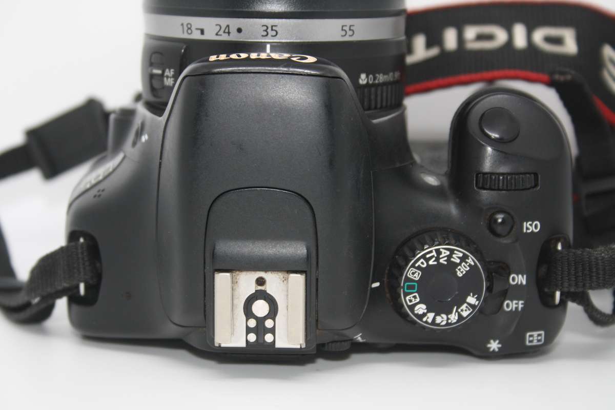 Canon EOS 550D  18 MP CMOS APS-C Digital SLR Camera with 3.0-Inch LCD and EF-S 18-55mm f/3.5-5.6 III