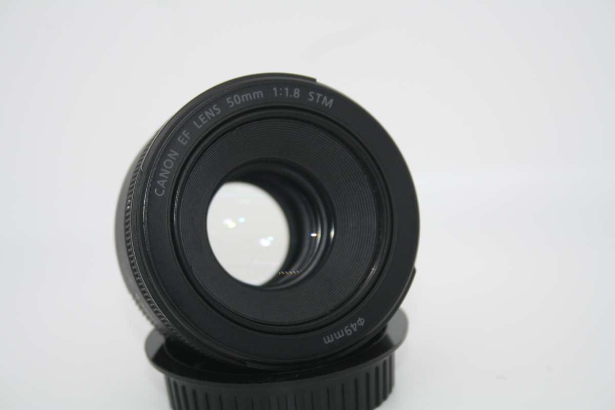 Canon EF 50mm f/1.8 STM Lens IN VERY GOOD CONDITION