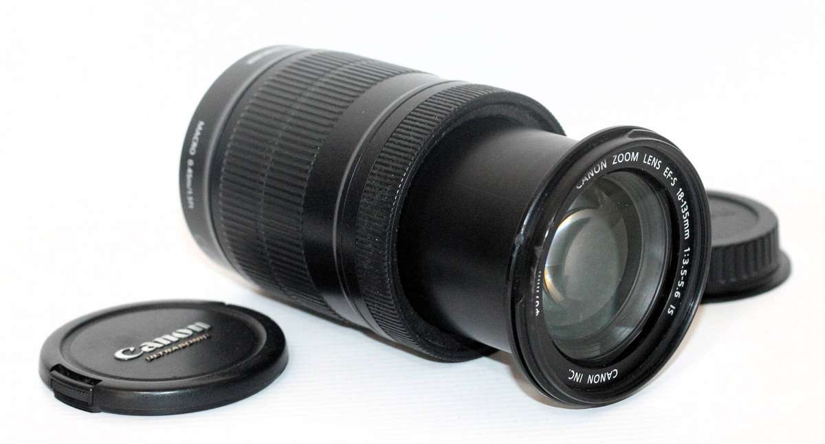 Canon EF-S 18-135mm f/3.5-5.6 IS Lens