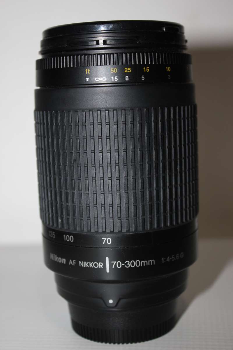 Nikon AF Nikkor 70-300mm f/4-5.6 G Telephoto Zoom lens for Nikon DSLR Cameras